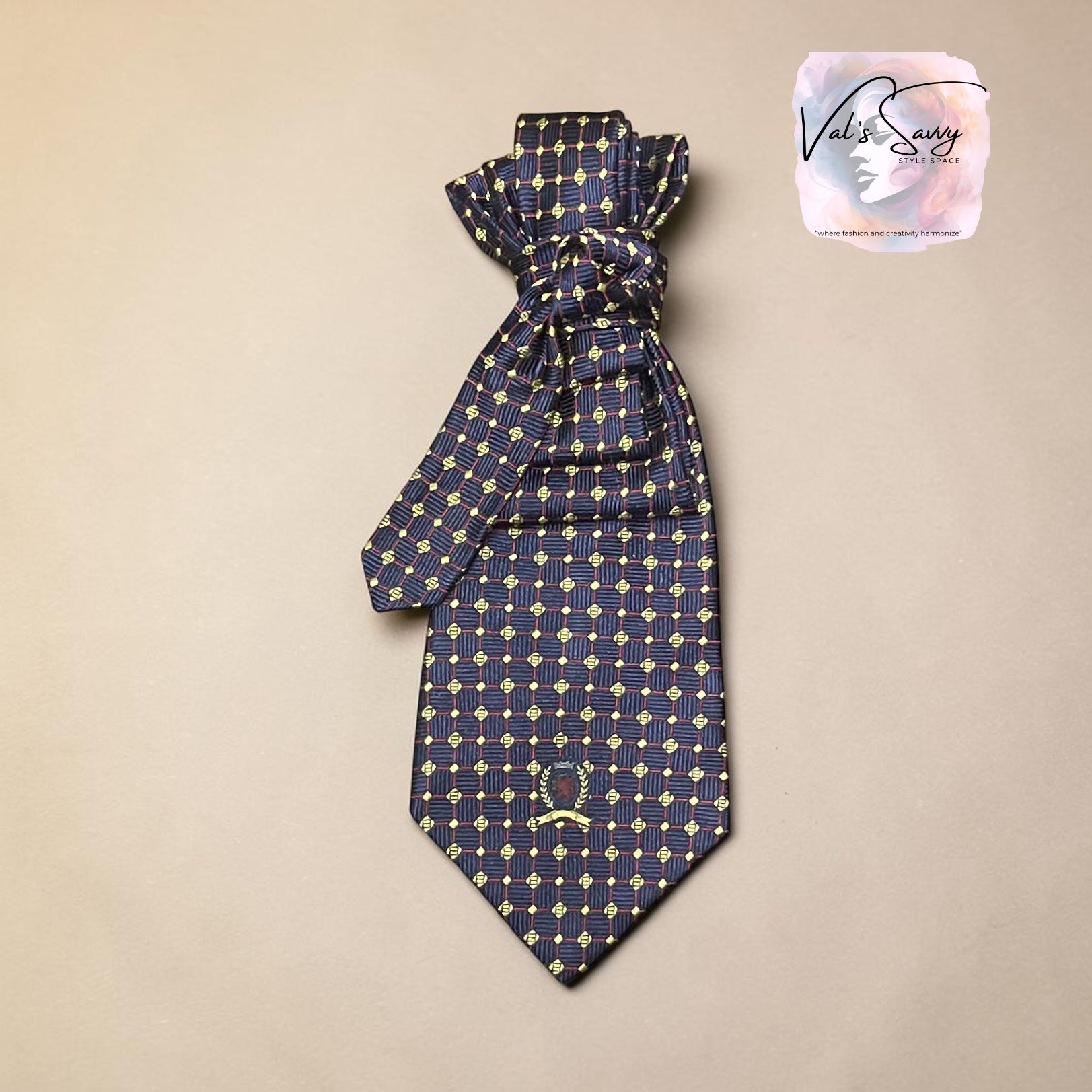 Kustom Ties-no necklace