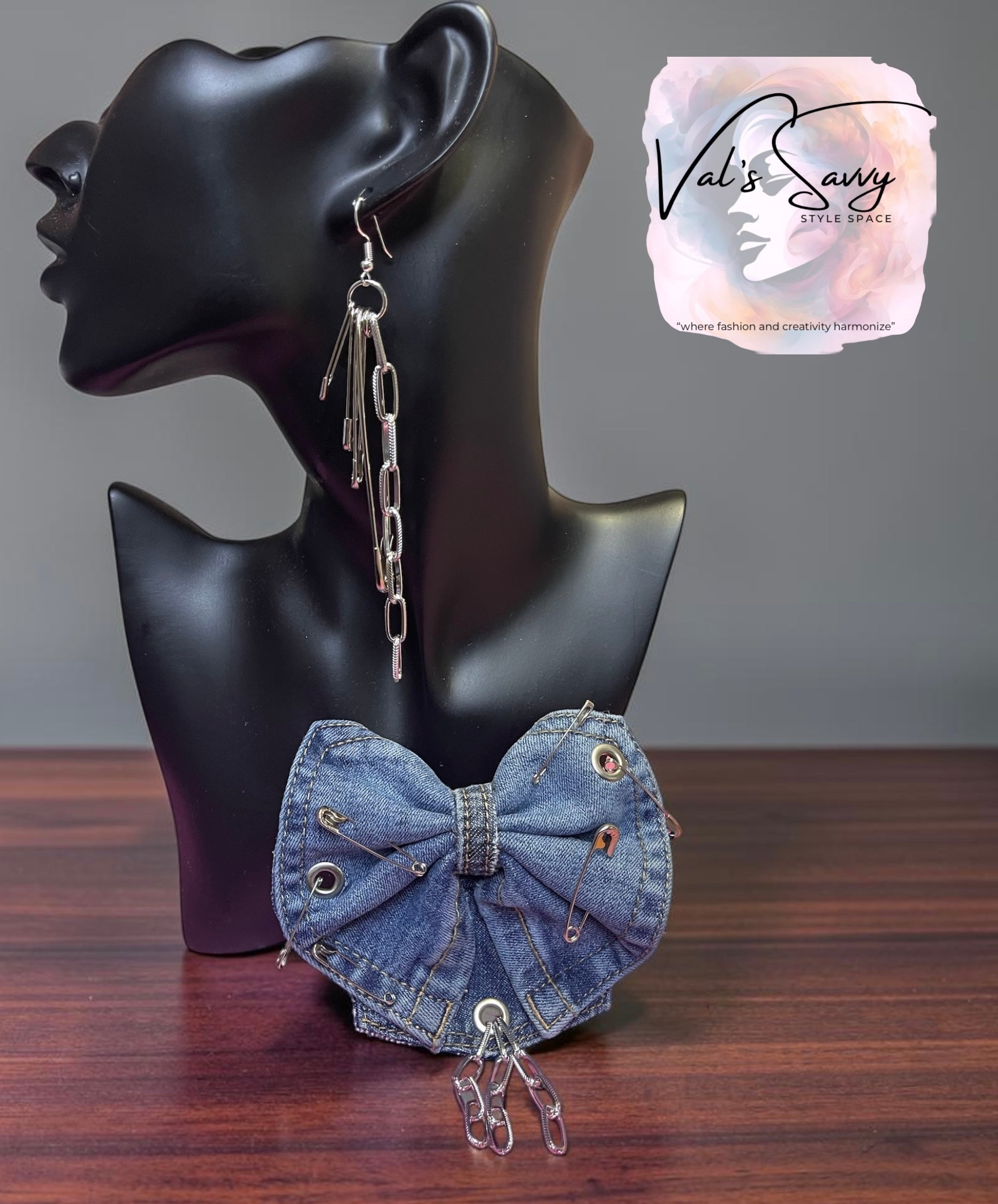 Denim brooch set