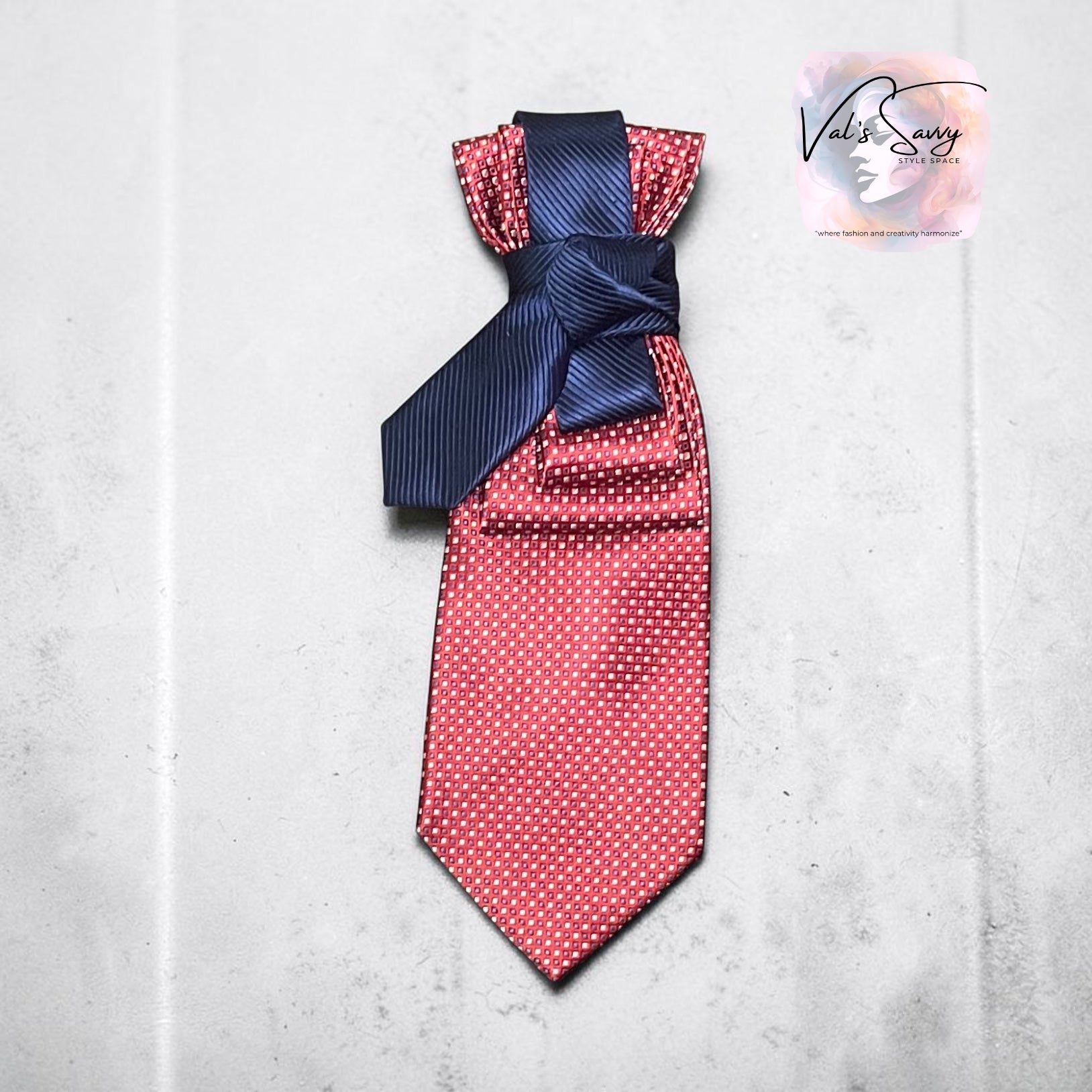 Kustom Ties-no necklace