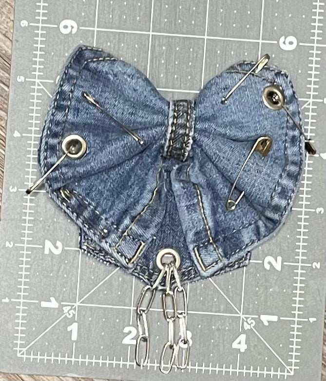 Denim brooch set